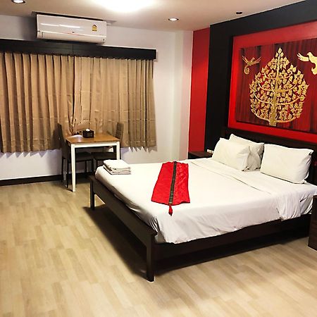 פאטאיה Zip Hotel & Restaurant מראה חיצוני תמונה
