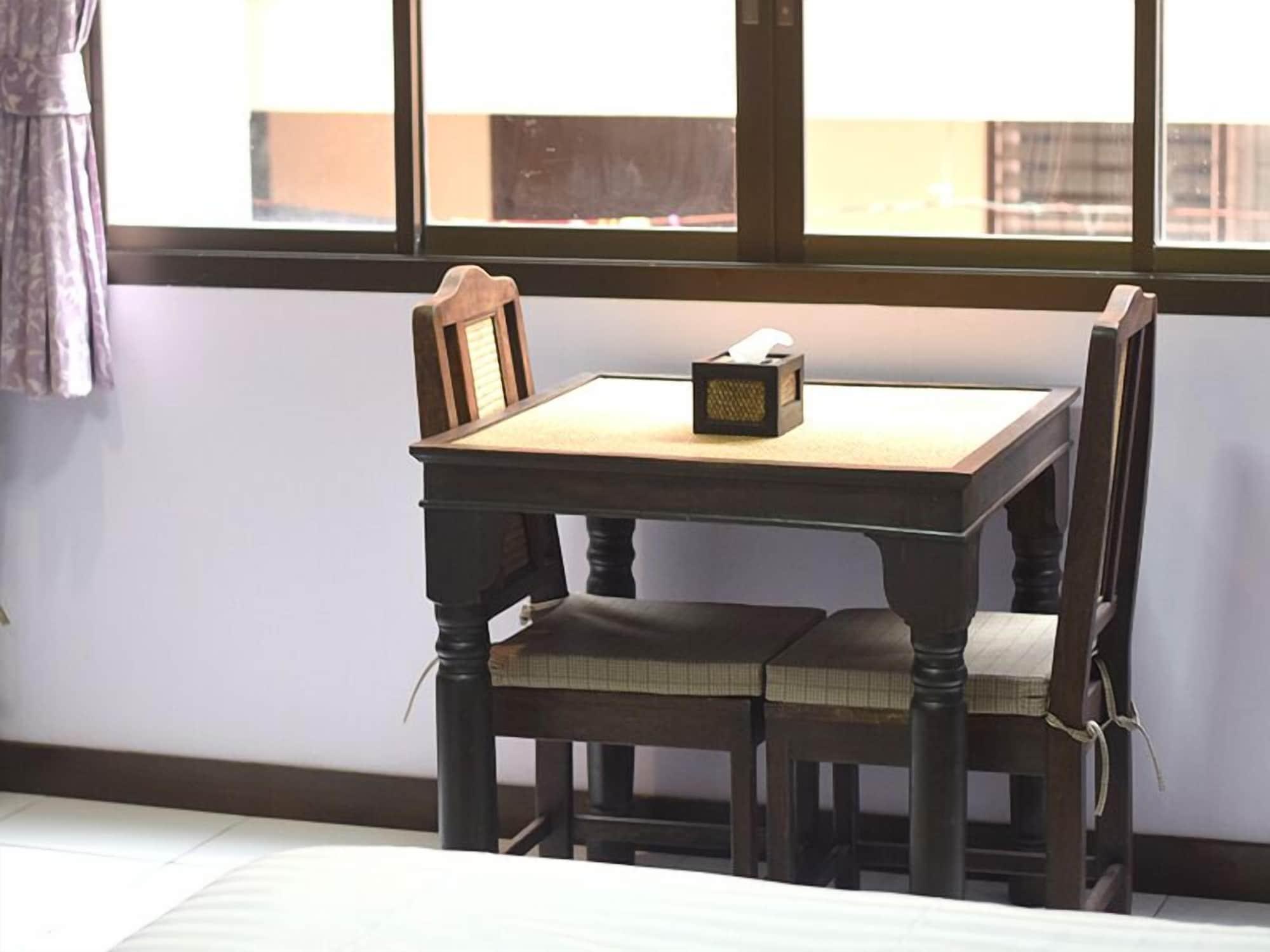 פאטאיה Zip Hotel & Restaurant מראה חיצוני תמונה