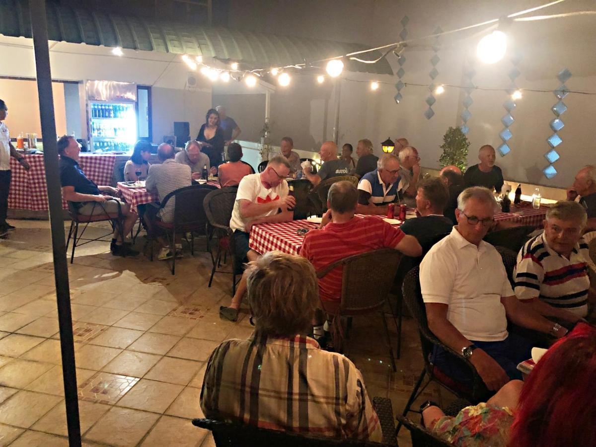 פאטאיה Zip Hotel & Restaurant מראה חיצוני תמונה