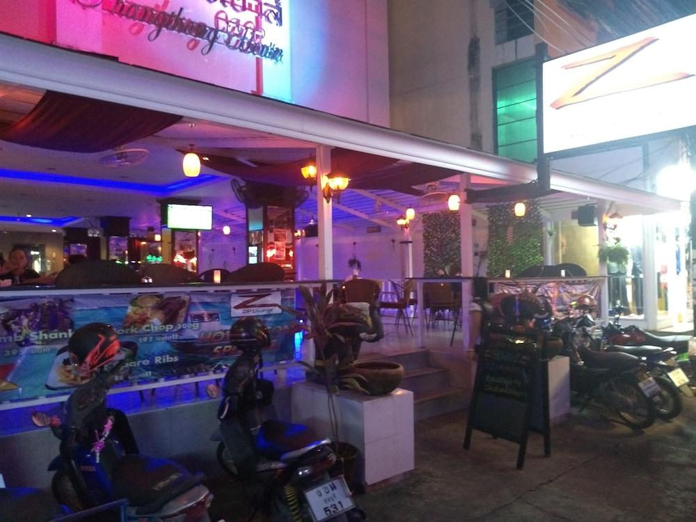 פאטאיה Zip Hotel & Restaurant מראה חיצוני תמונה