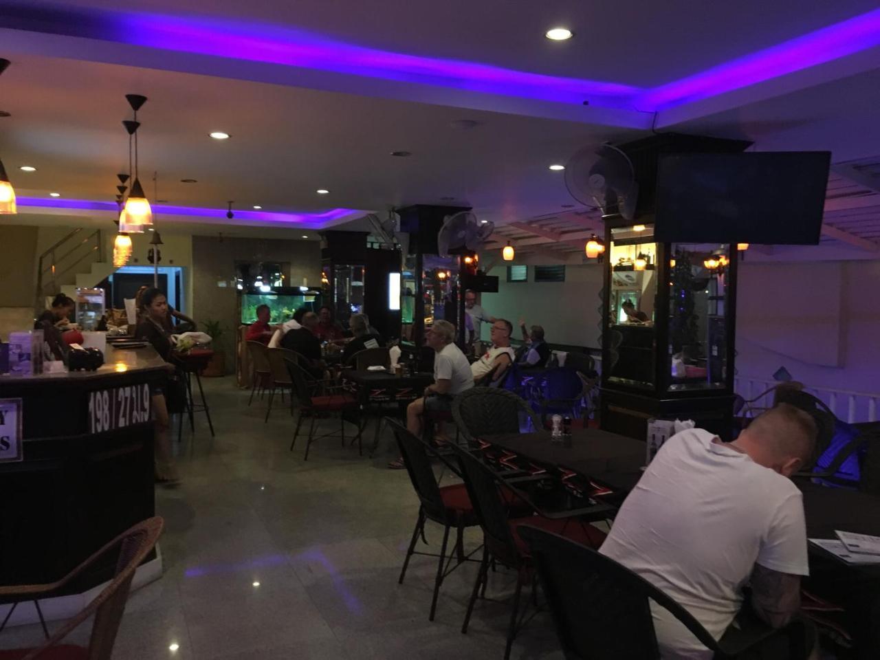 פאטאיה Zip Hotel & Restaurant מראה חיצוני תמונה